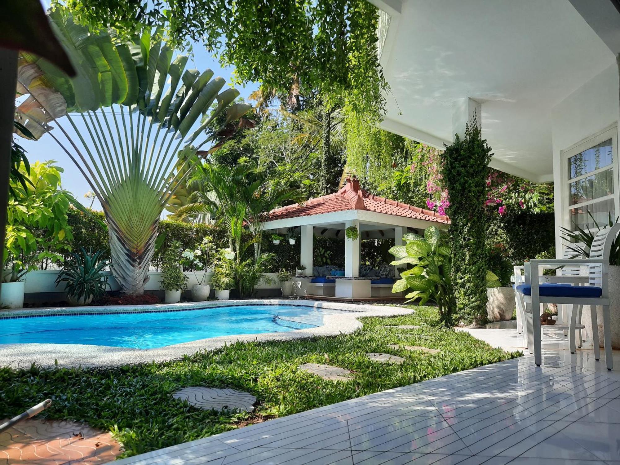 Sunkiss Villa By Yogya Tropicana Yogyakarta Exterior photo